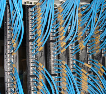 機(jī)房綜合布線系統(tǒng)、辦公樓綜合布線、廣州綜合布線公司、企業(yè)綜合布線
